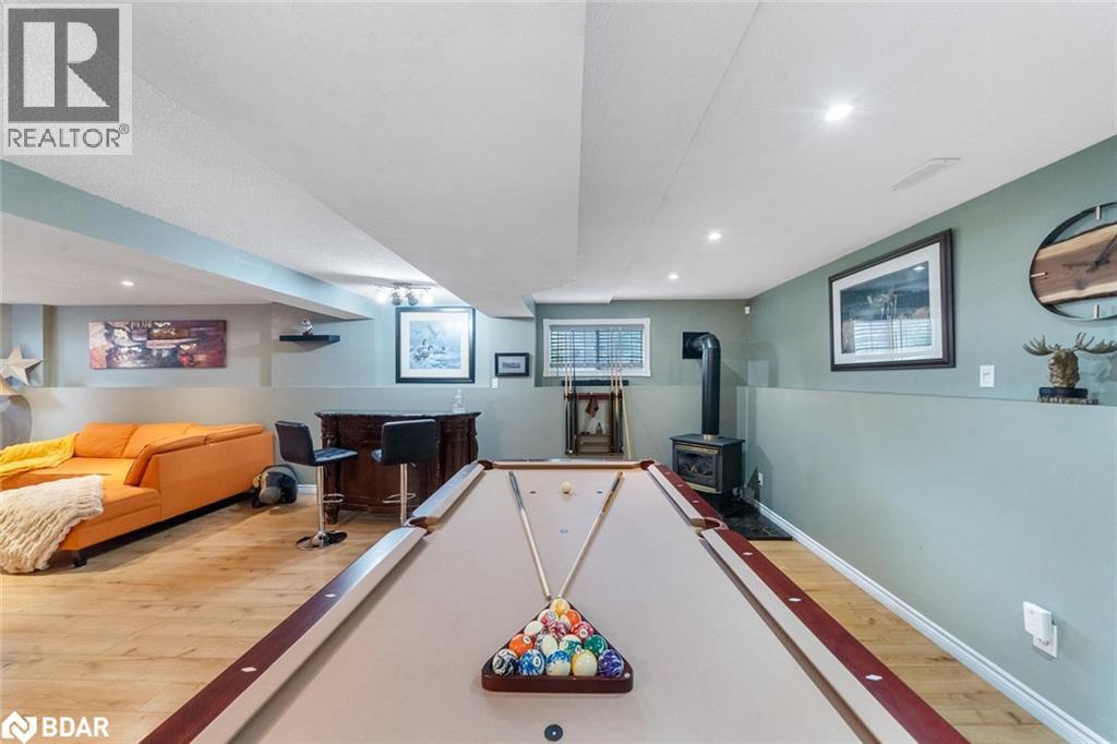 Photo 5 of 7 Coles Court, Wasaga Beach ON