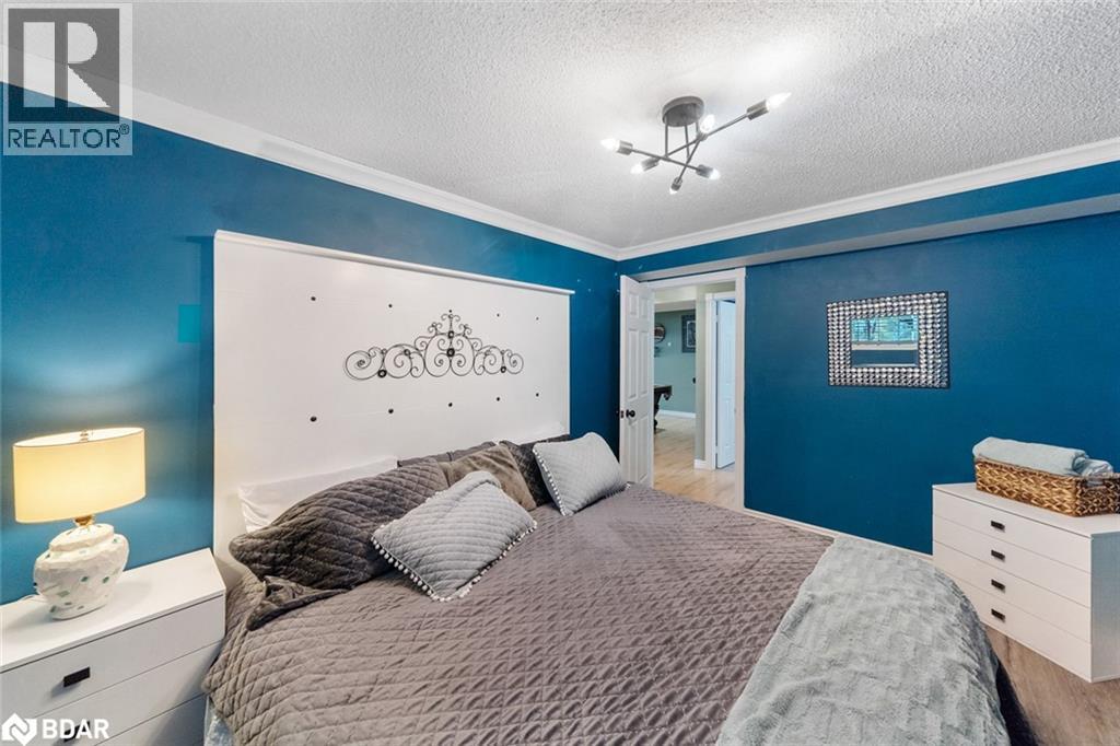 Photo 32 of 7 Coles Court, Wasaga Beach ON