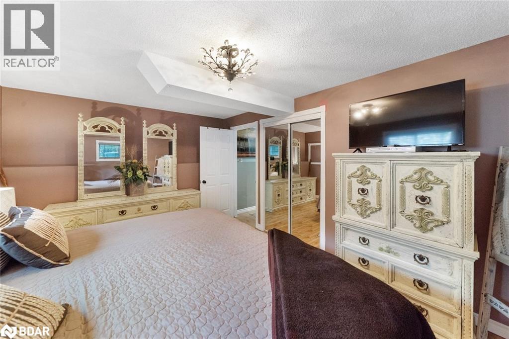 Photo 1 of 7 Coles Court, Wasaga Beach ON