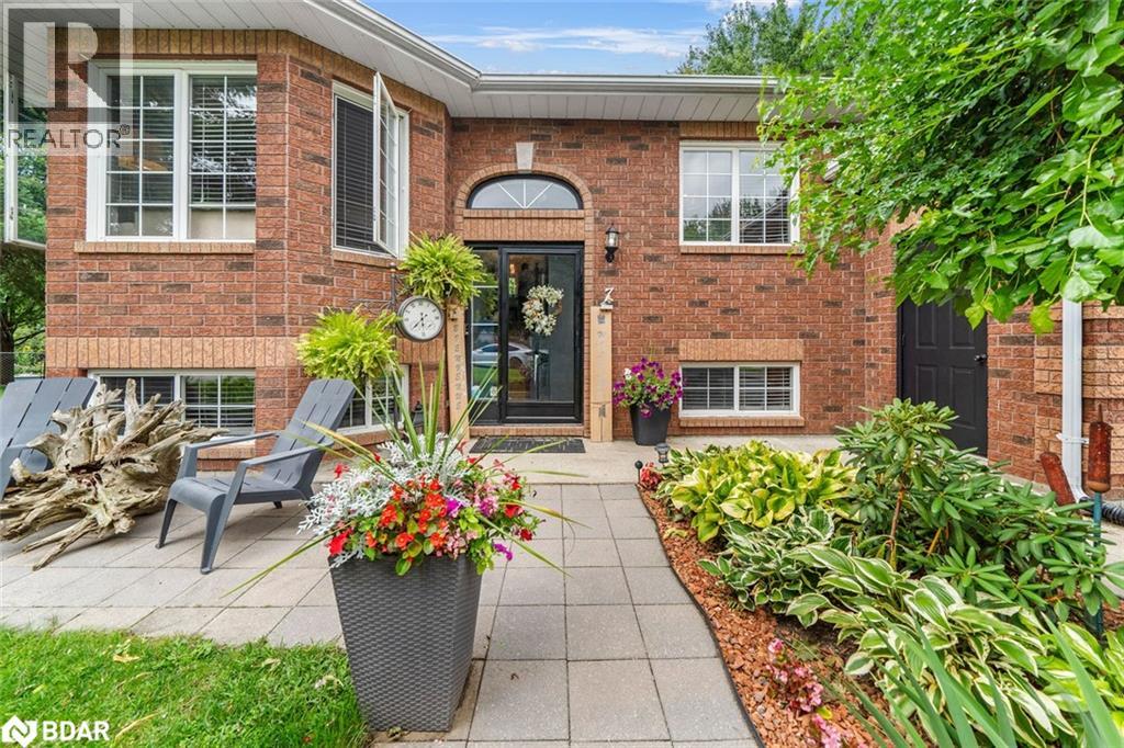 Photo 35 of 7 Coles Court, Wasaga Beach ON