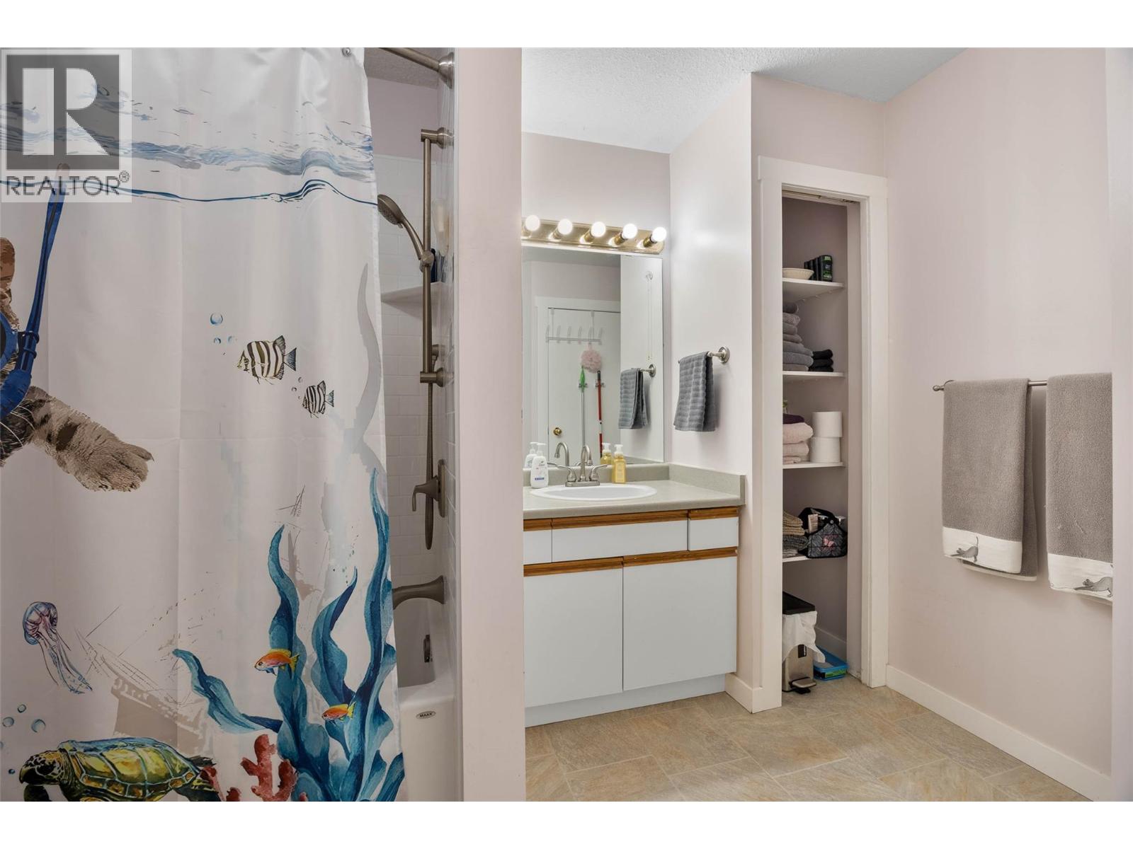 Photo 8 of 2020 Robson Place Unit 25, Kamloops BC