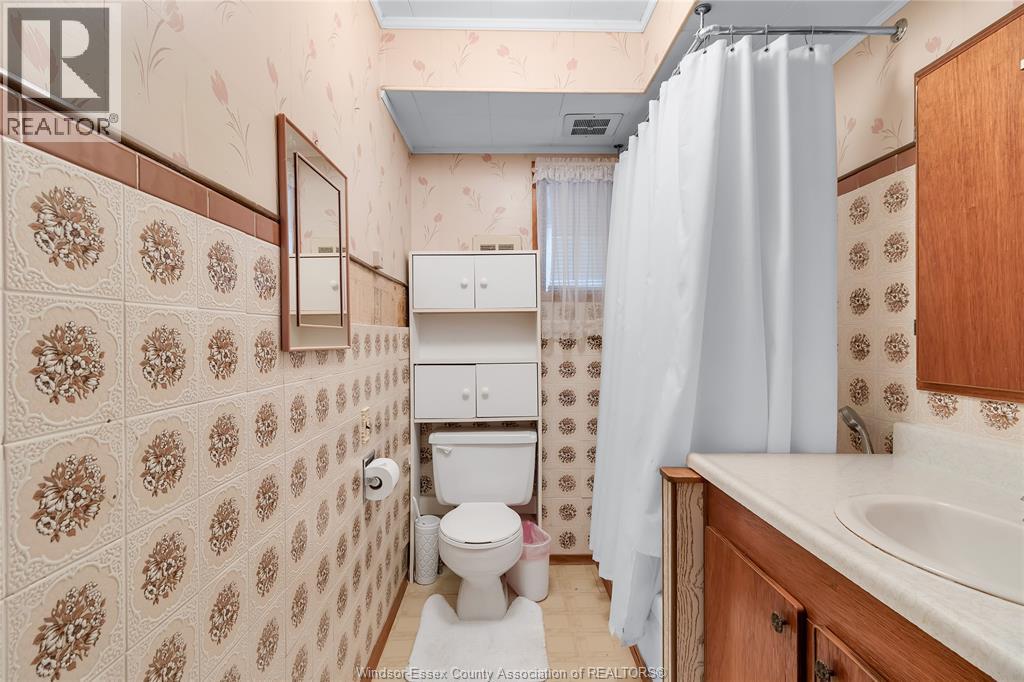 Photo 8 of 1051 Reedmere Road, Windsor ON