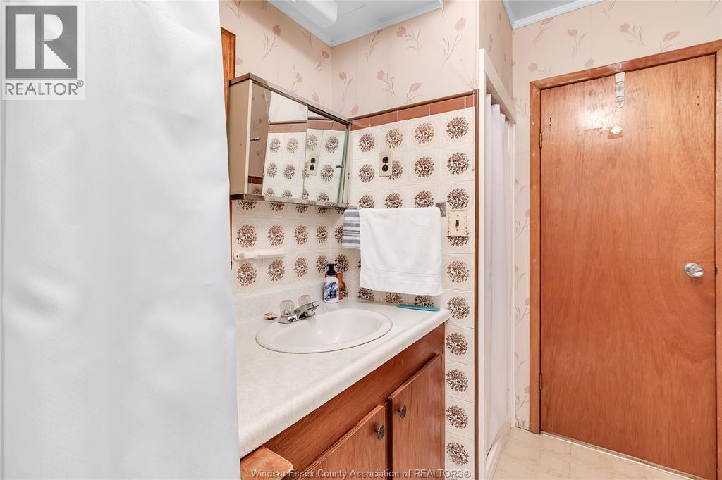 Photo 24 of 1051 Reedmere Road, Windsor ON