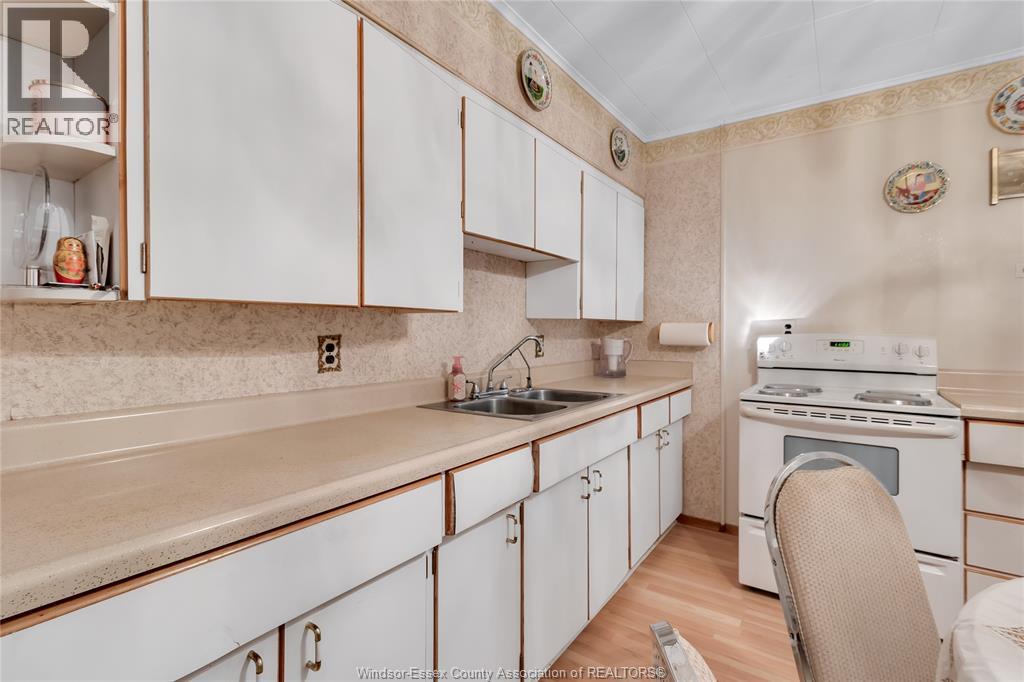 Photo 4 of 1051 Reedmere Road, Windsor ON
