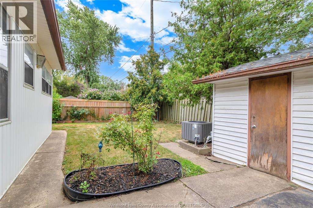 Photo 17 of 1051 Reedmere Road, Windsor ON
