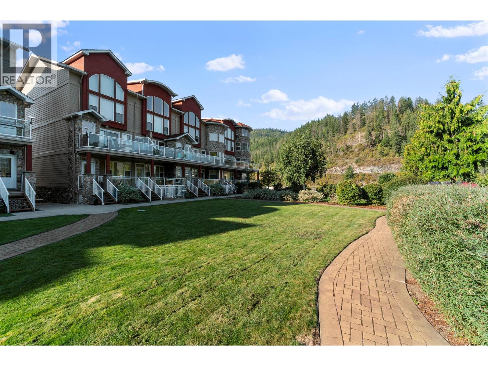 3 1130 Riverside Avenue, Sicamous