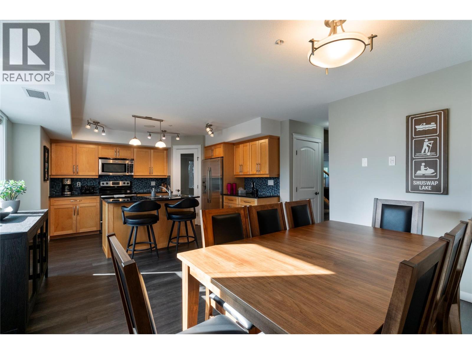 3 1130 Riverside Avenue, Sicamous