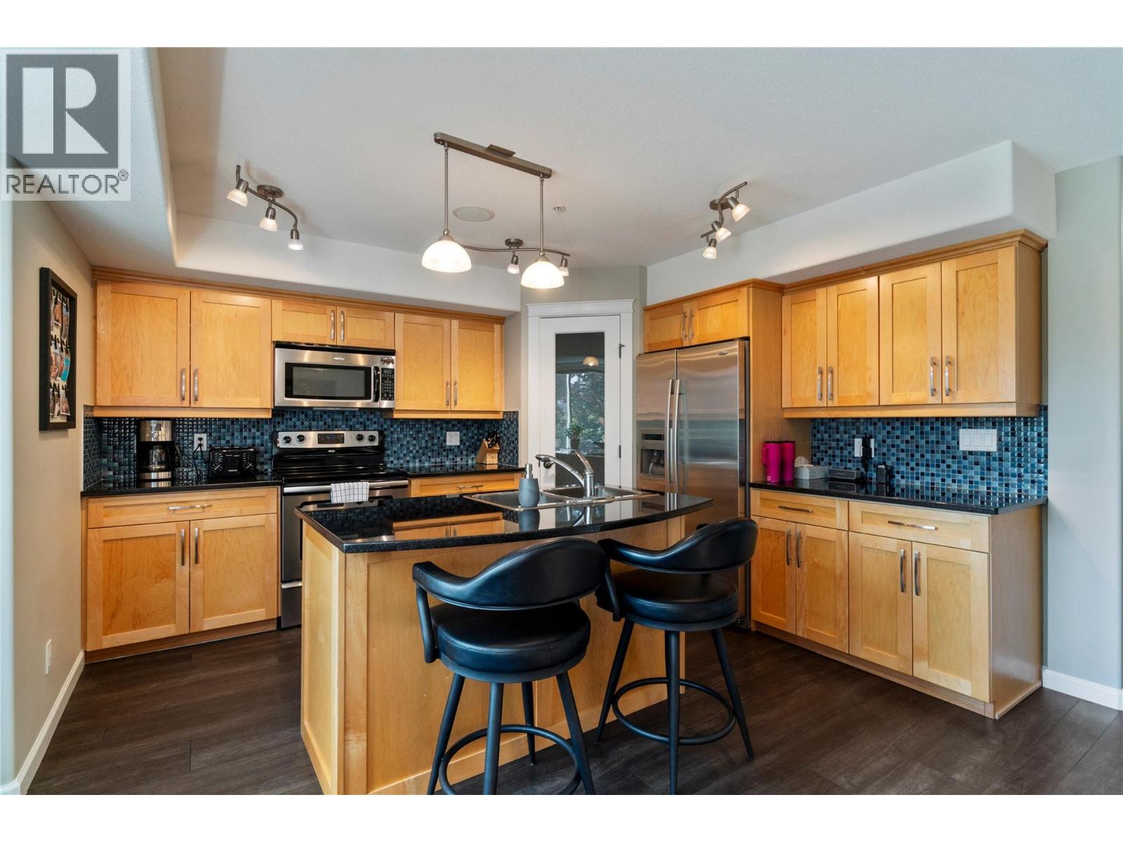 3 1130 Riverside Avenue, Sicamous