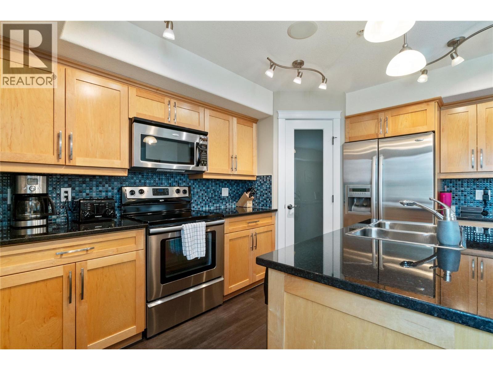 3 1130 Riverside Avenue, Sicamous