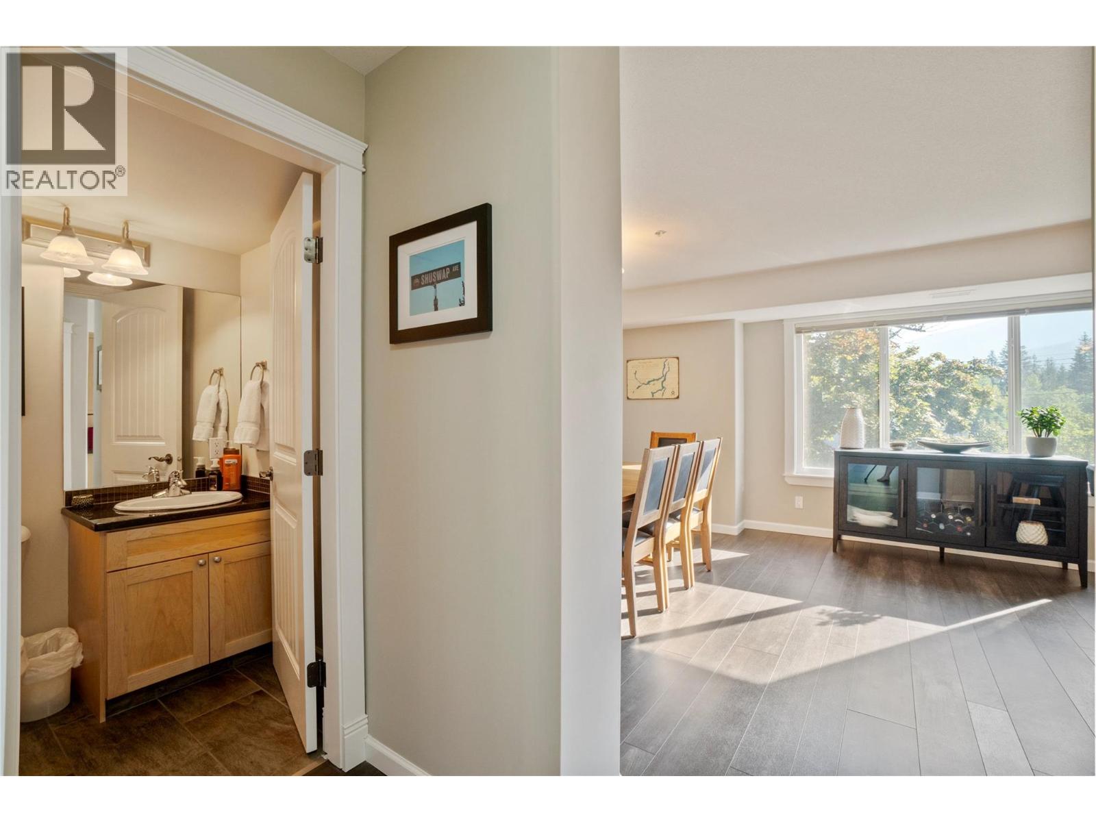 3 1130 Riverside Avenue, Sicamous