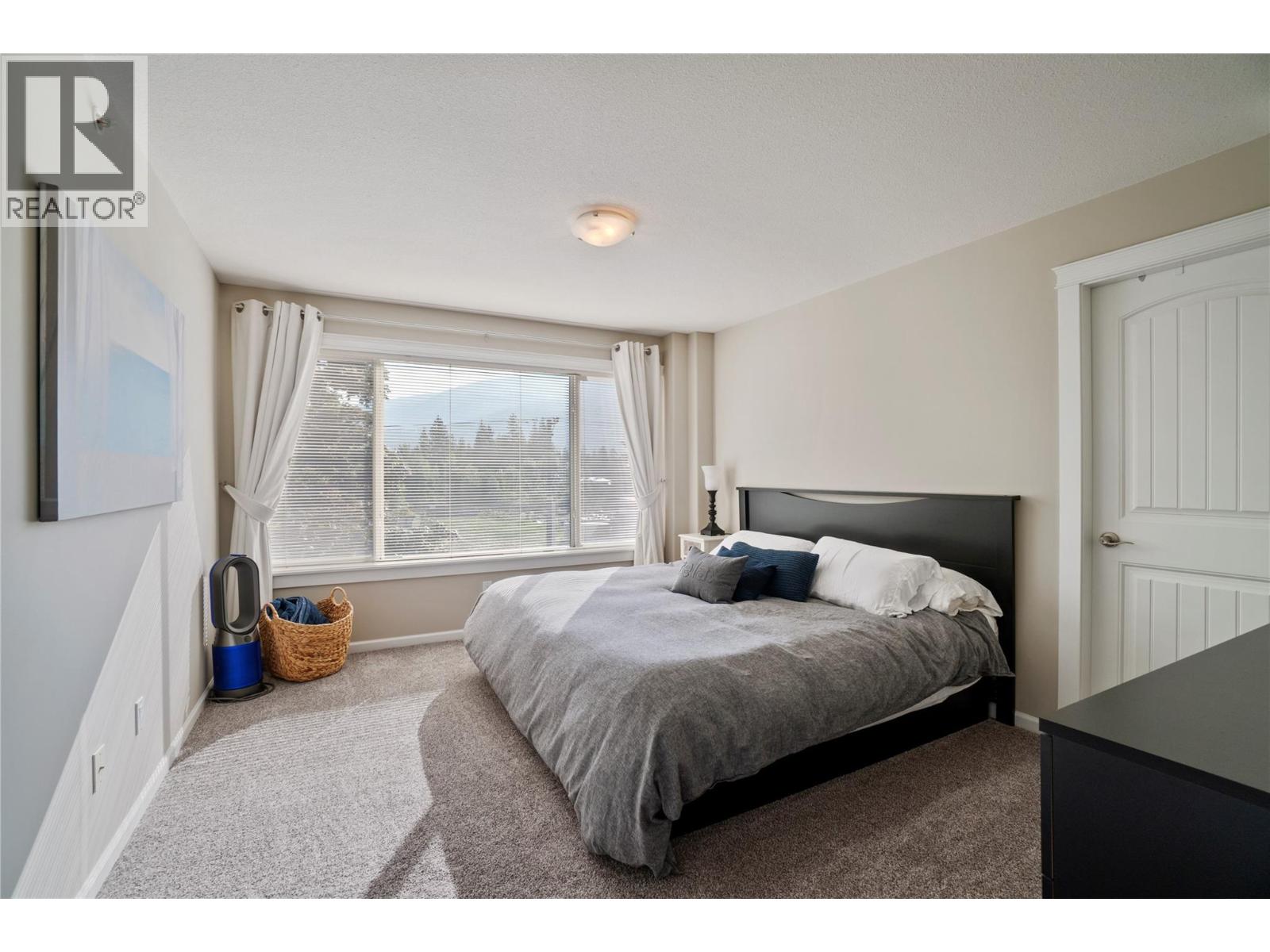 3 1130 Riverside Avenue, Sicamous