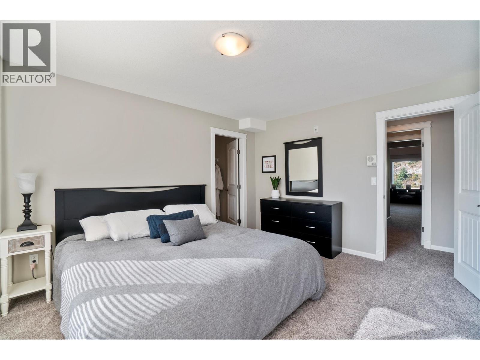 3 1130 Riverside Avenue, Sicamous