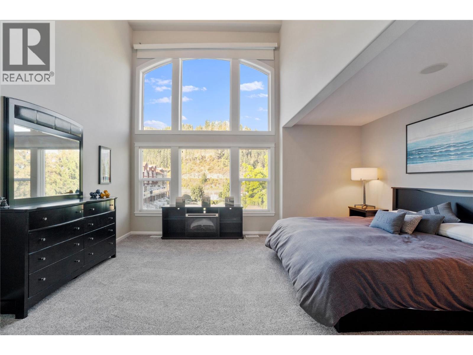 3 1130 Riverside Avenue, Sicamous