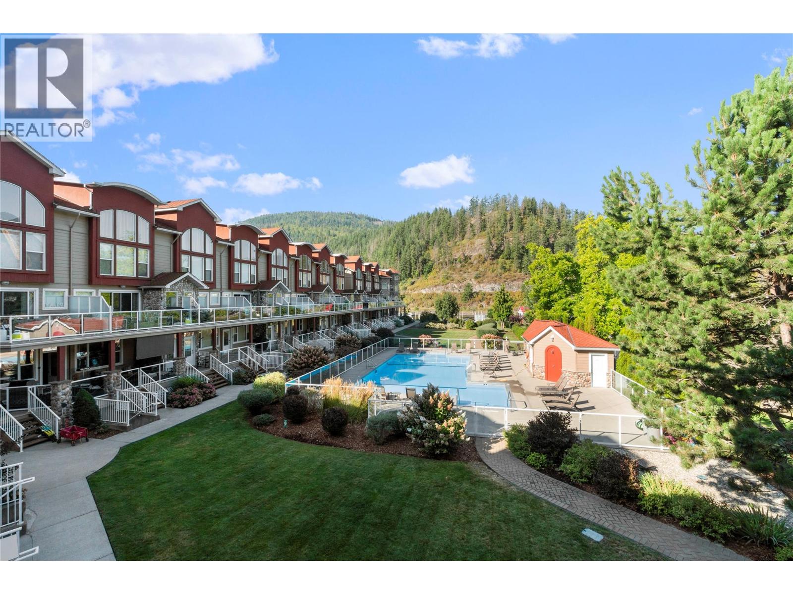 3 1130 Riverside Avenue, Sicamous