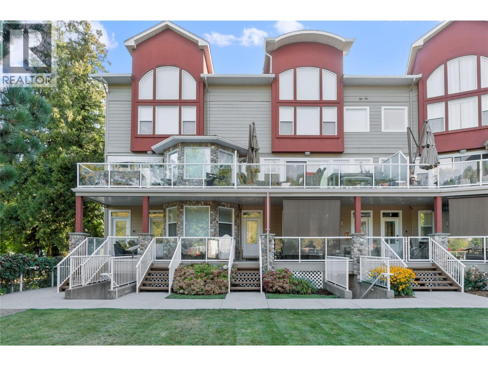 3 1130 Riverside Avenue, Sicamous