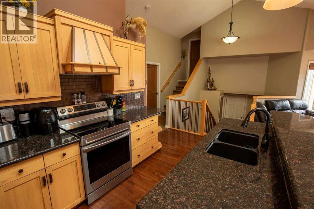 Photo 14 of 139 Fairmont Road S, Lethbridge AB