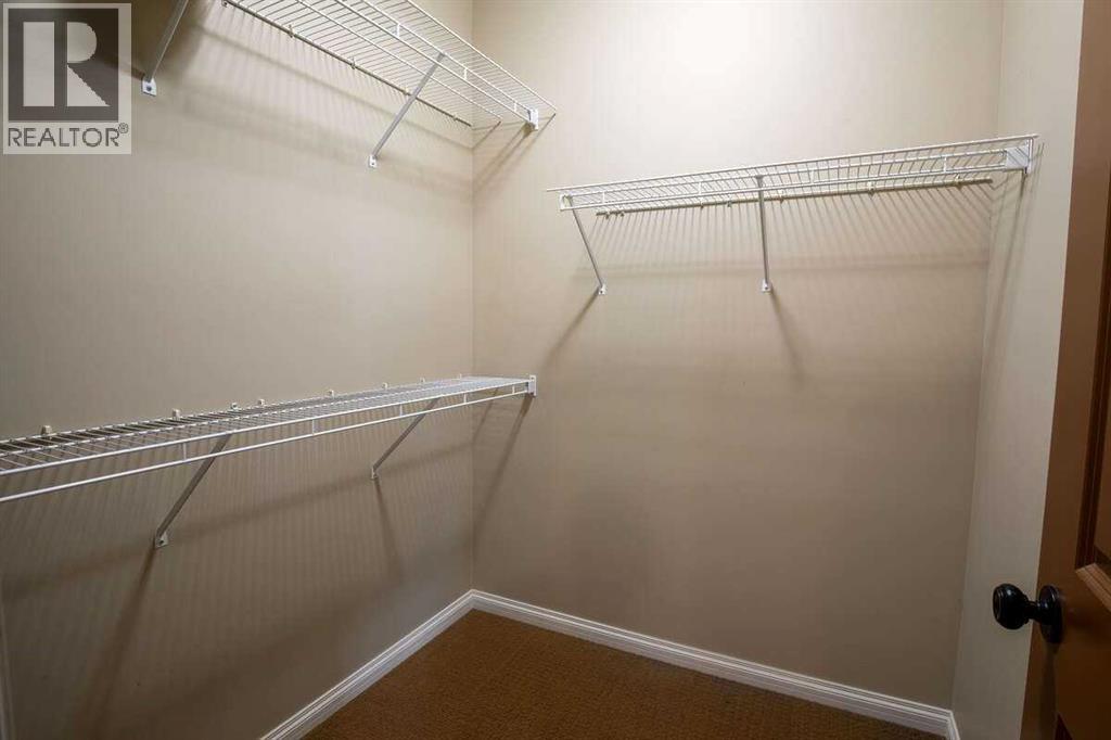 Photo 5 of 139 Fairmont Road S, Lethbridge AB