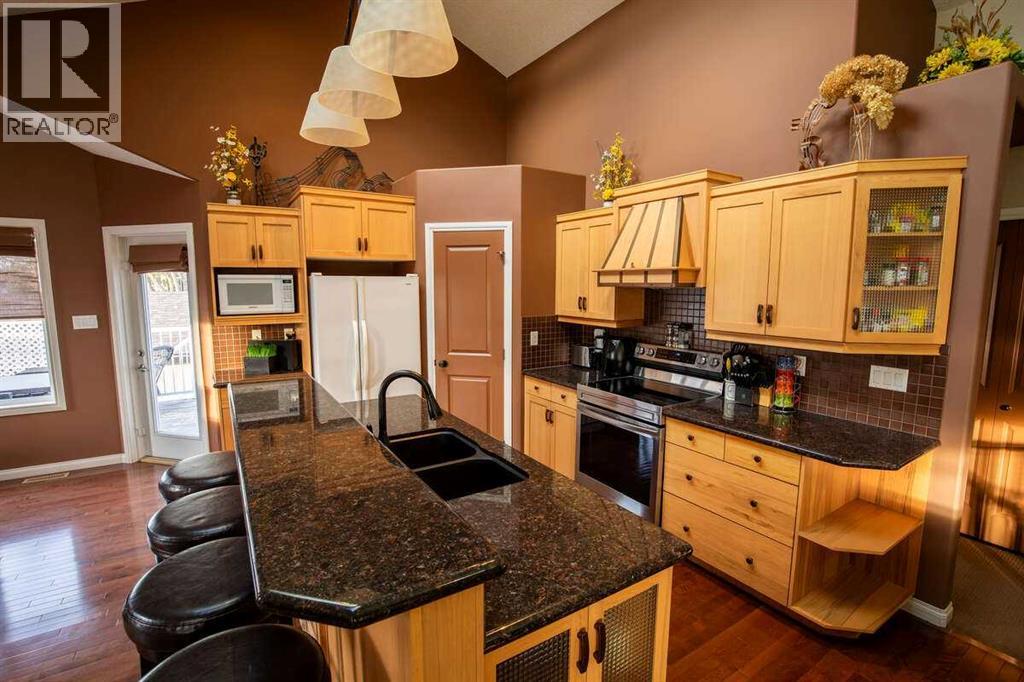 Photo 8 of 139 Fairmont Road S, Lethbridge AB