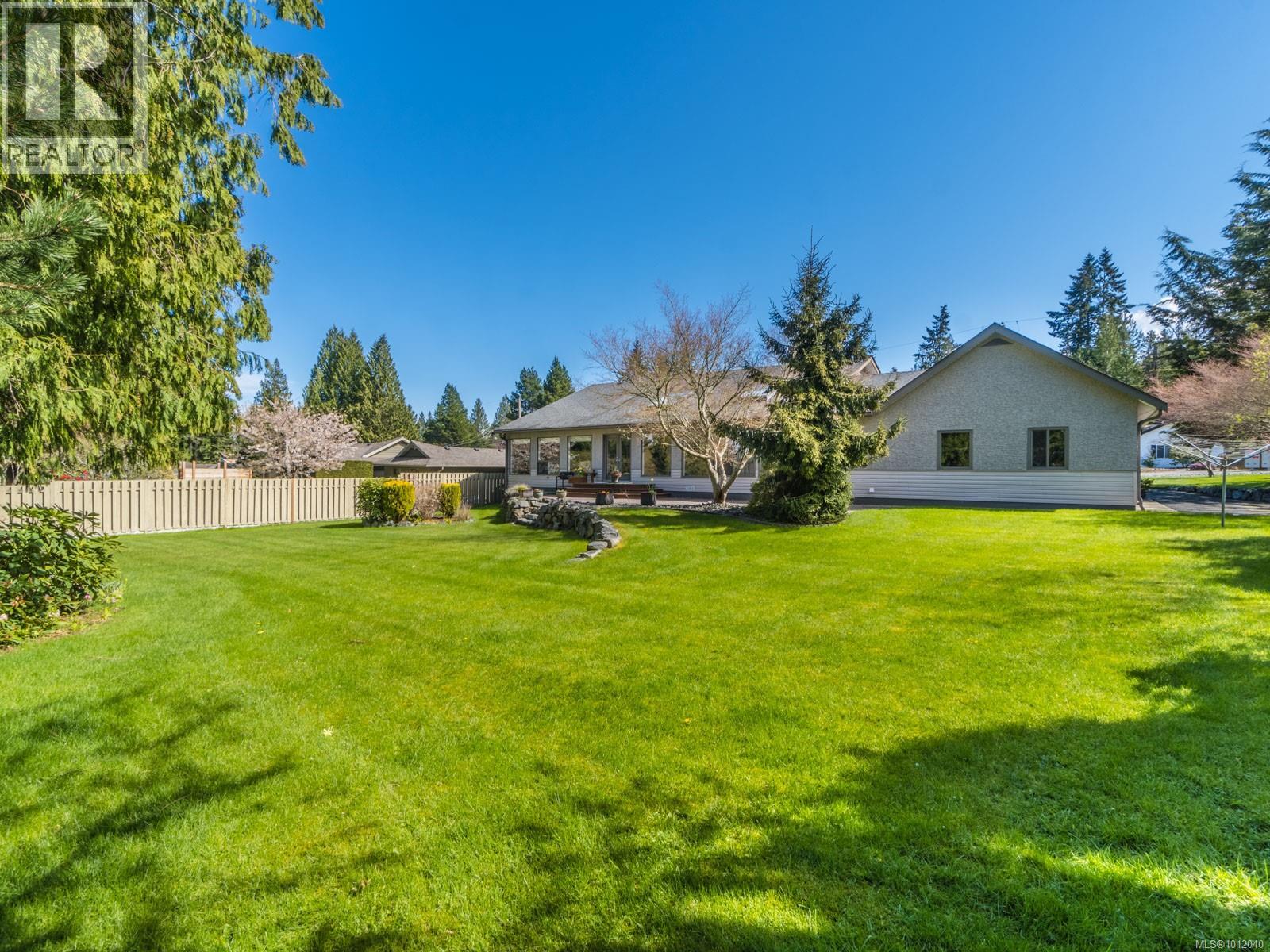 Photo 48 of 1023 Harlequin Rd, Qualicum Beach BC