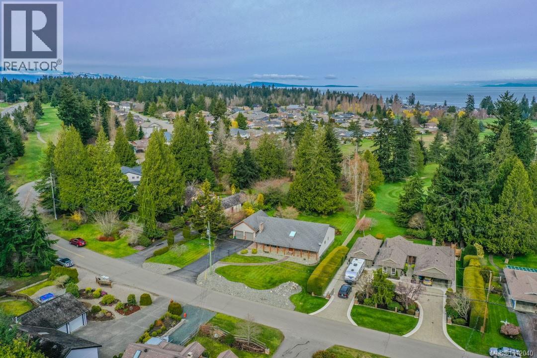 Photo 42 of 1023 Harlequin Rd, Qualicum Beach BC