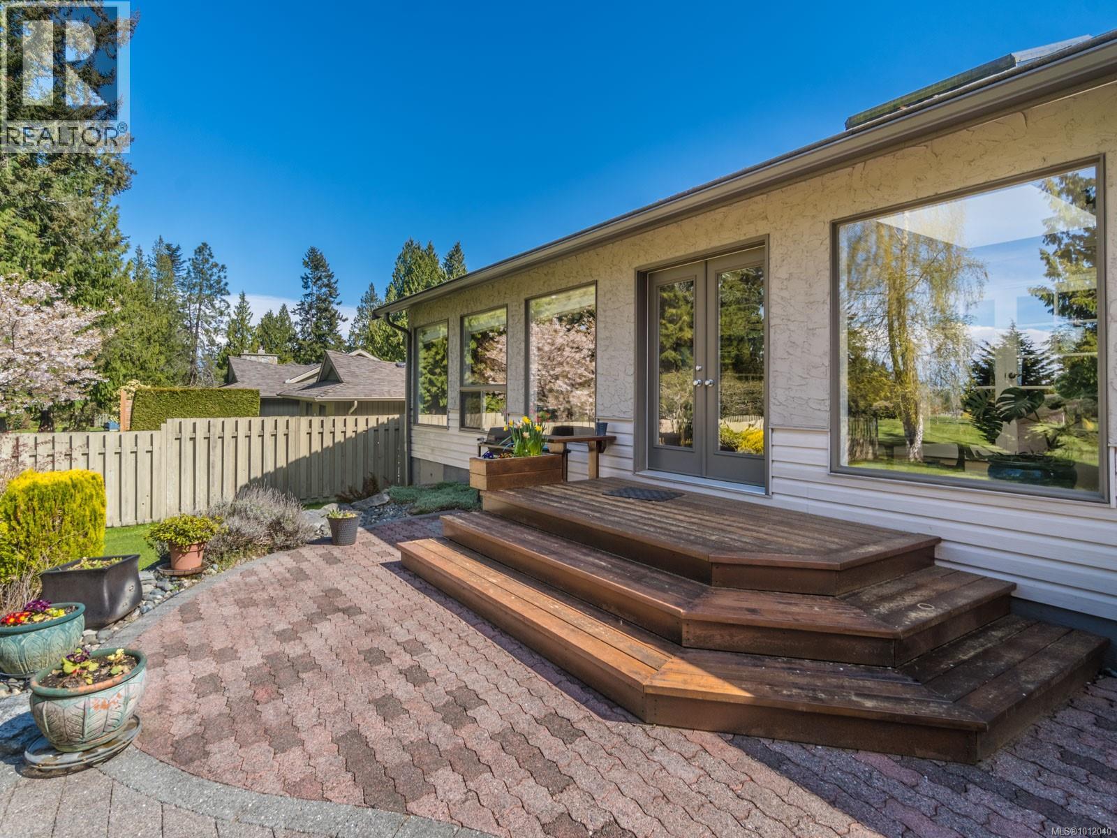 Photo 45 of 1023 Harlequin Rd, Qualicum Beach BC