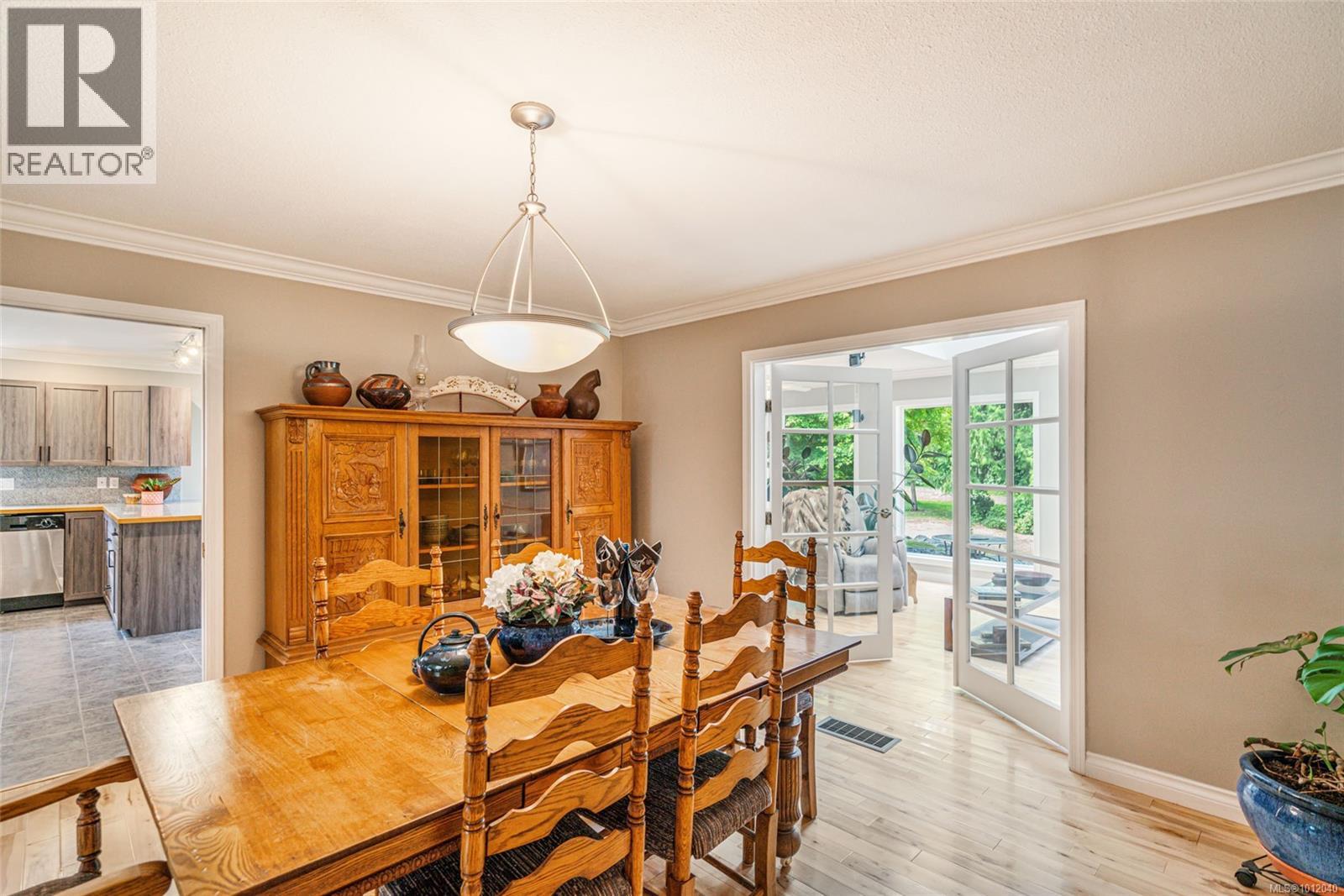Photo 21 of 1023 Harlequin Rd, Qualicum Beach BC