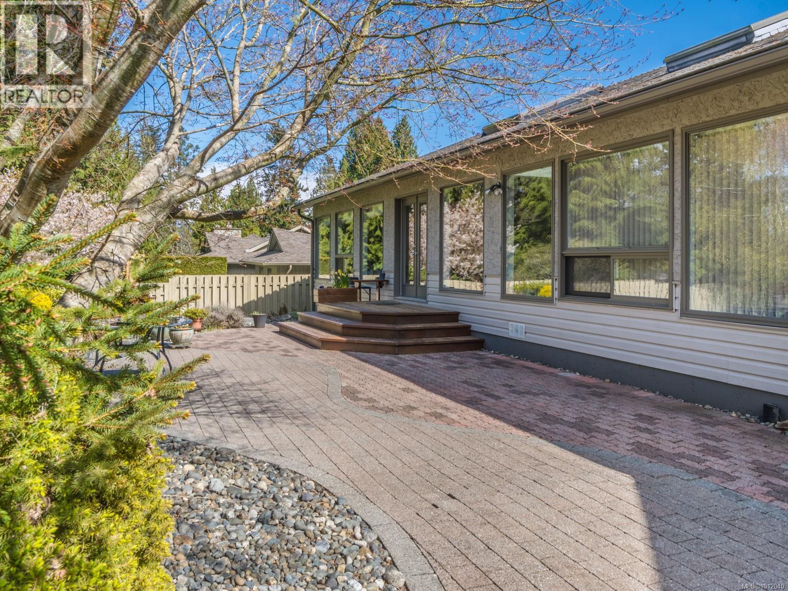 Photo 47 of 1023 Harlequin Rd, Qualicum Beach BC