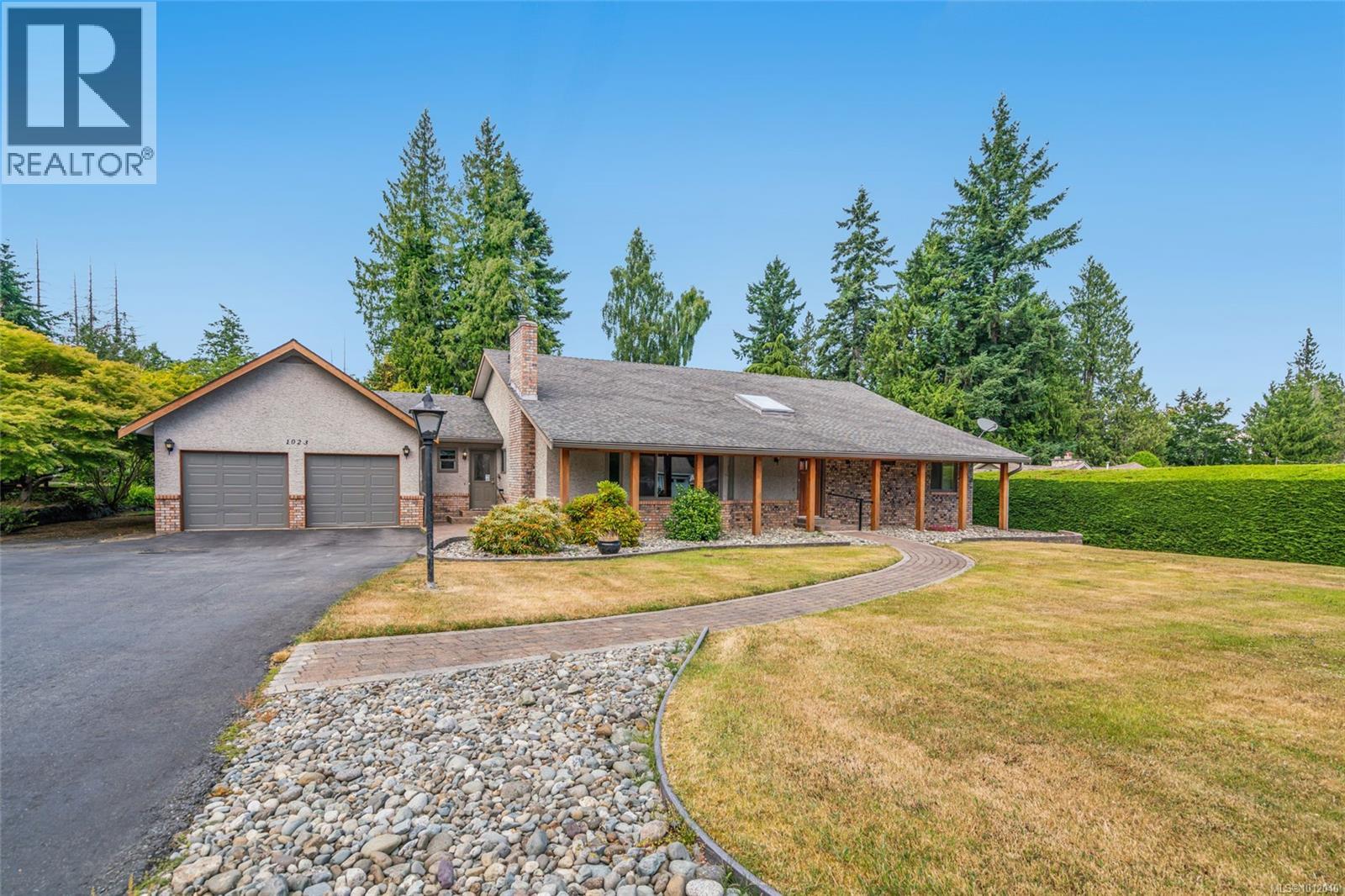 Photo 43 of 1023 Harlequin Rd, Qualicum Beach BC