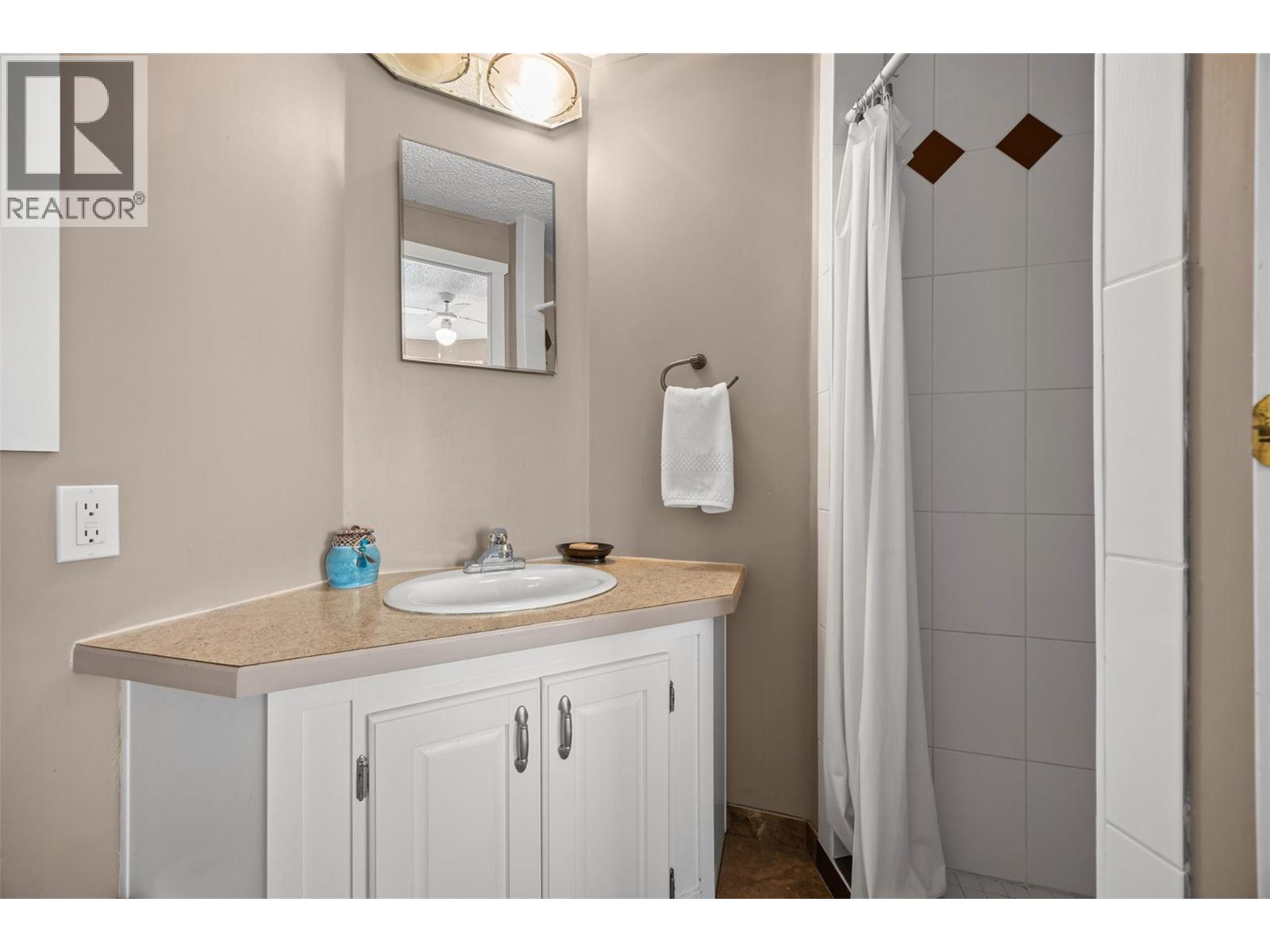 35 1750 Lenz Road, West Kelowna