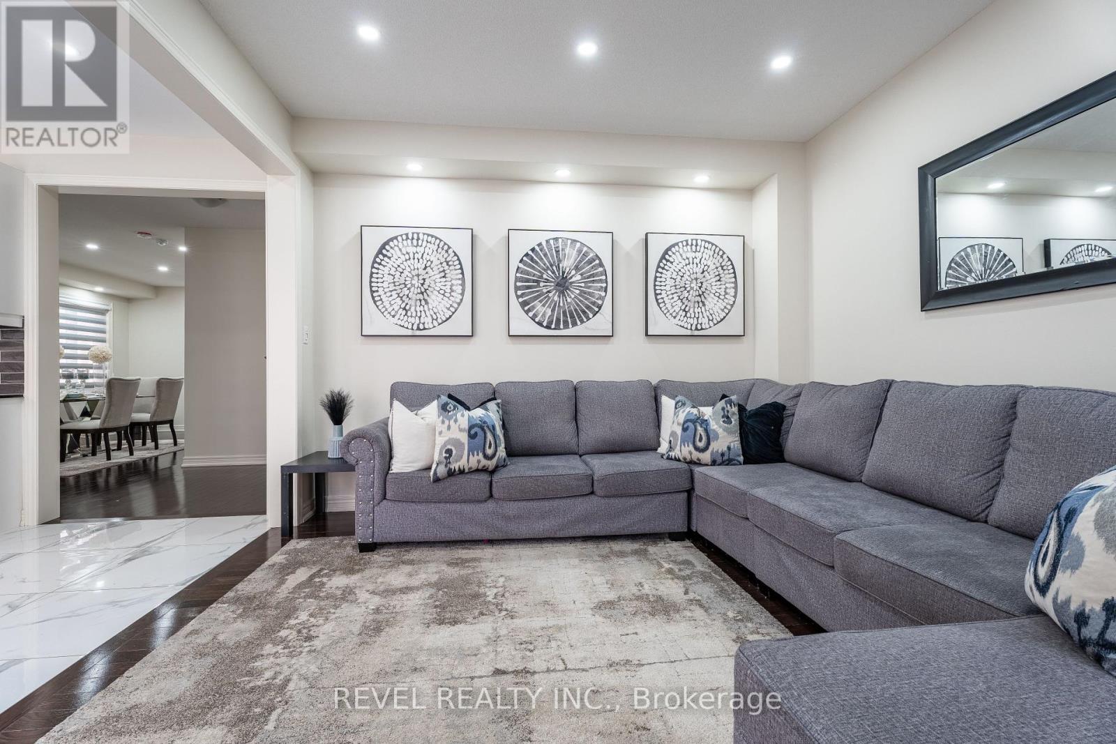 Photo 5 of 555 Veterans Drive, Brampton ON
