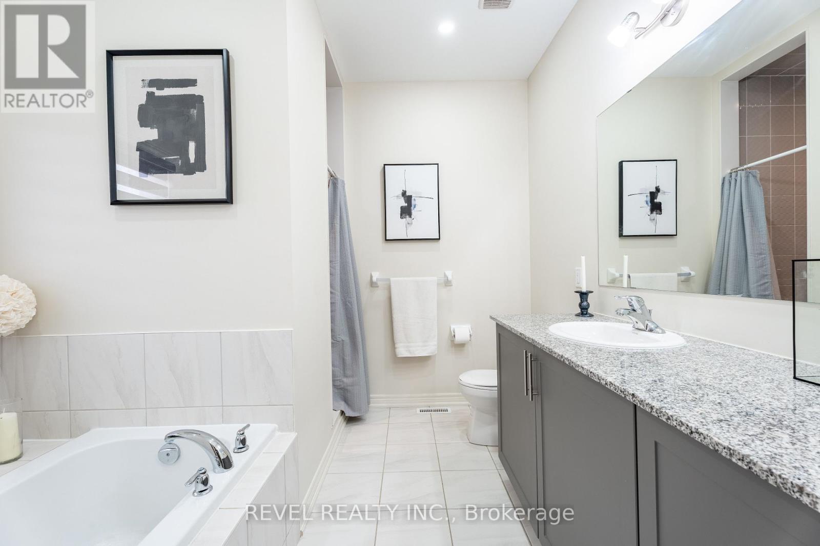 Photo 8 of 555 Veterans Drive, Brampton ON