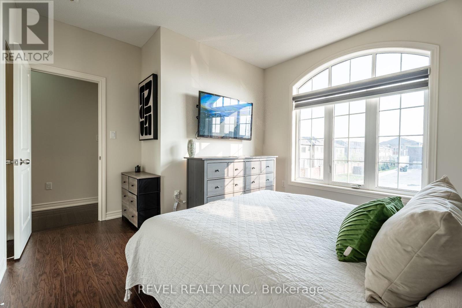 Photo 15 of 555 Veterans Drive, Brampton ON