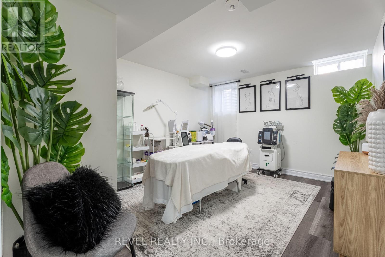 Photo 18 of 555 Veterans Drive, Brampton ON