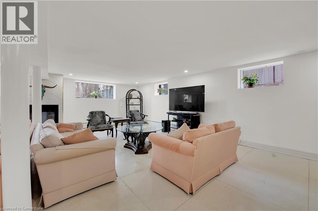 Photo 22 of 16 Freeland Court, Hamilton ON