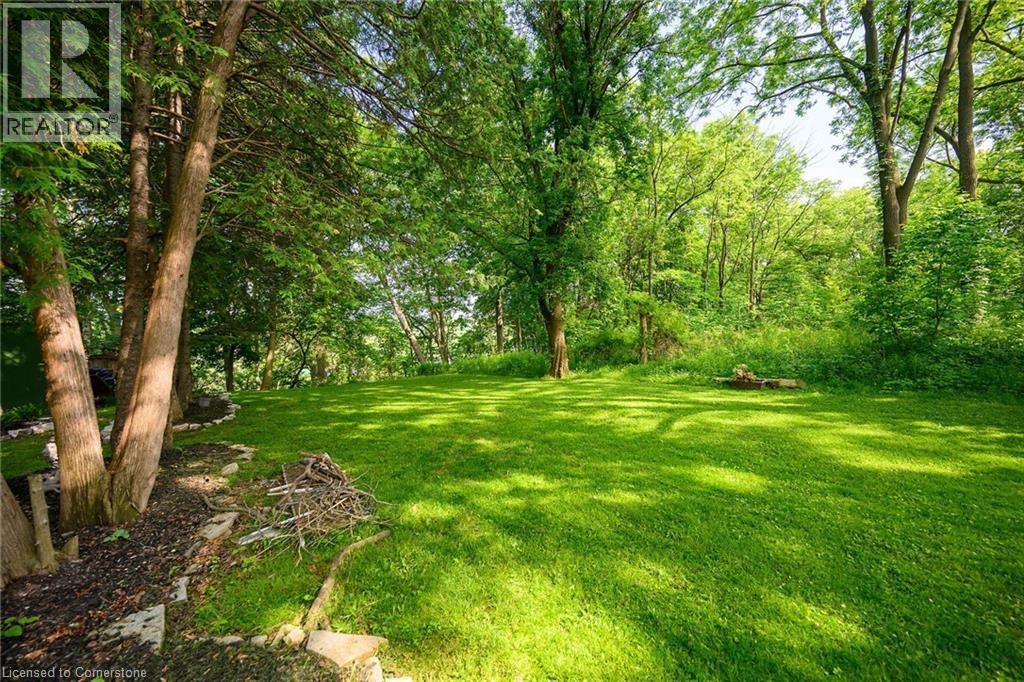Photo 17 of 16 Freeland Court, Hamilton ON