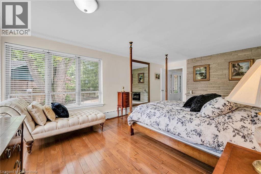 Photo 42 of 16 Freeland Court, Hamilton ON