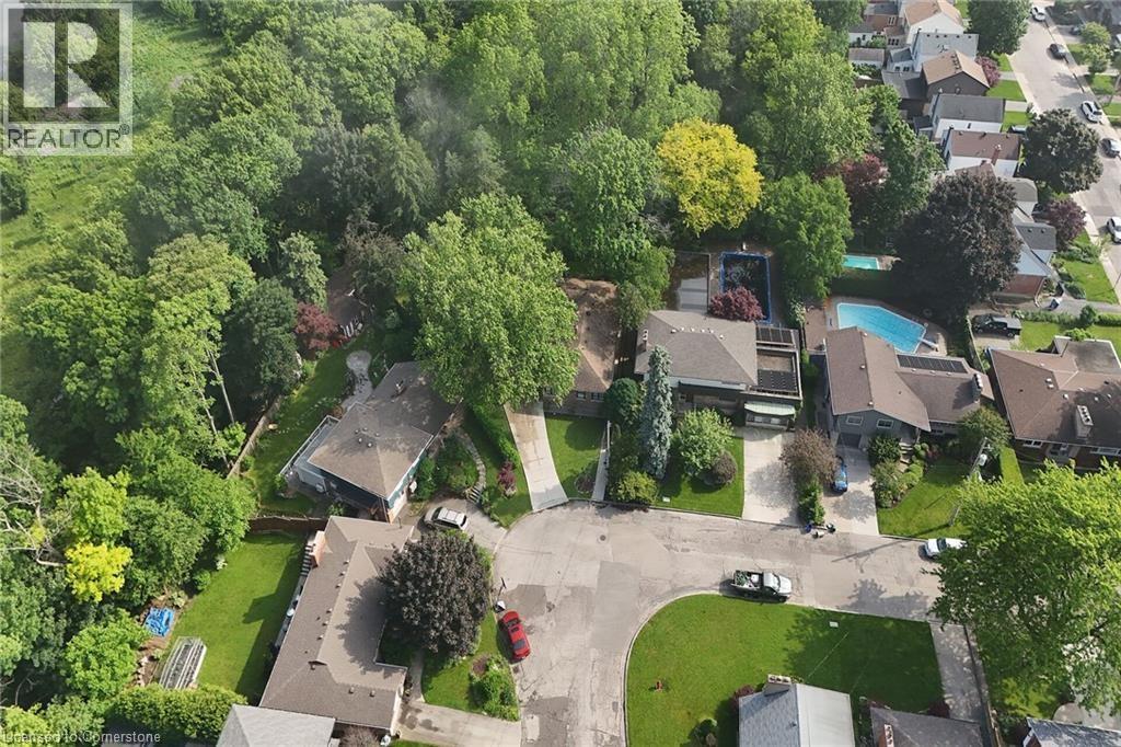 Photo 37 of 16 Freeland Court, Hamilton ON