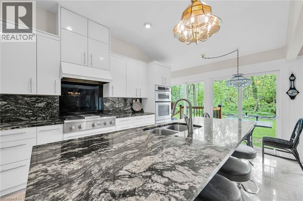 Photo 27 of 16 Freeland Court, Hamilton ON