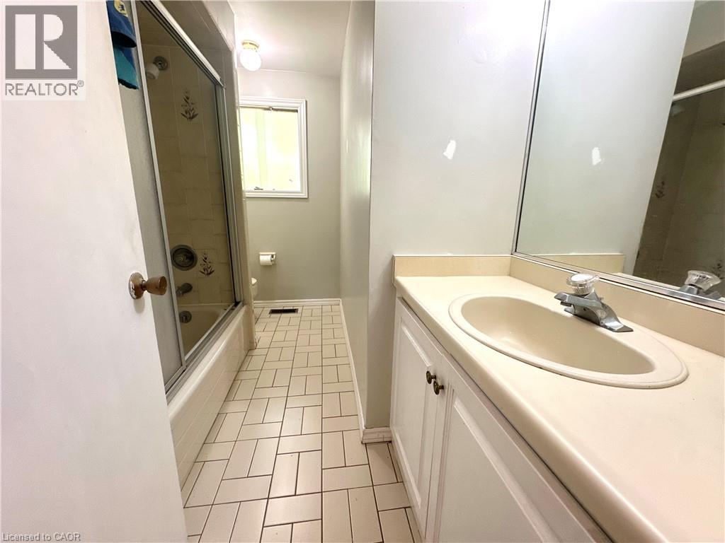Photo 10 of 583 Walkers Line Unit Upper, Burlington ON