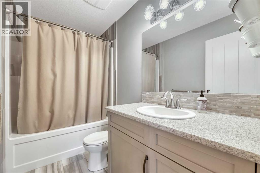 Photo 43 of 21 Ranchers Crescent, Okotoks AB