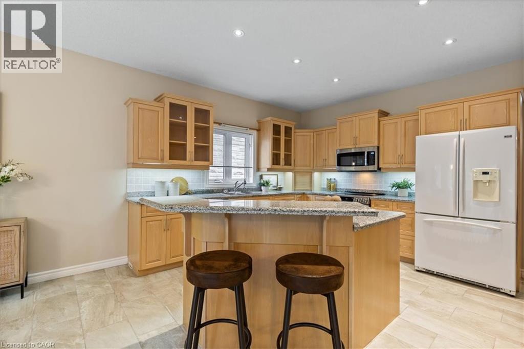 Photo 10 of 122 Briarmeadow Place, Kitchener ON