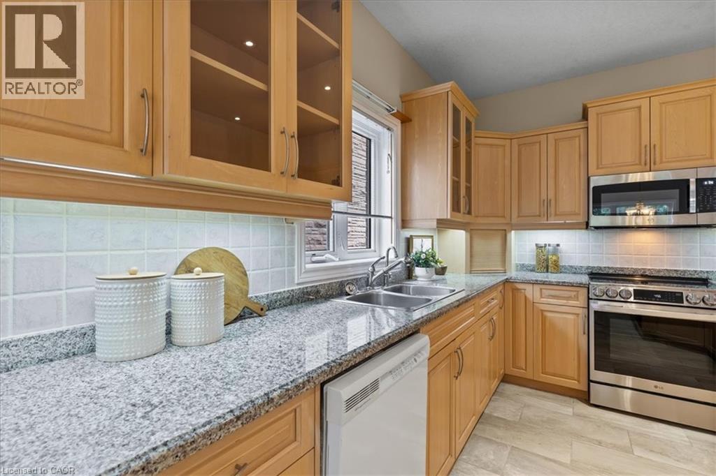 Photo 23 of 122 Briarmeadow Place, Kitchener ON