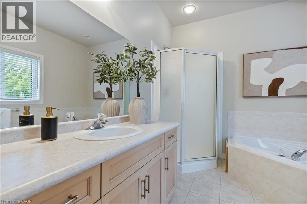 Photo 14 of 122 Briarmeadow Place, Kitchener ON