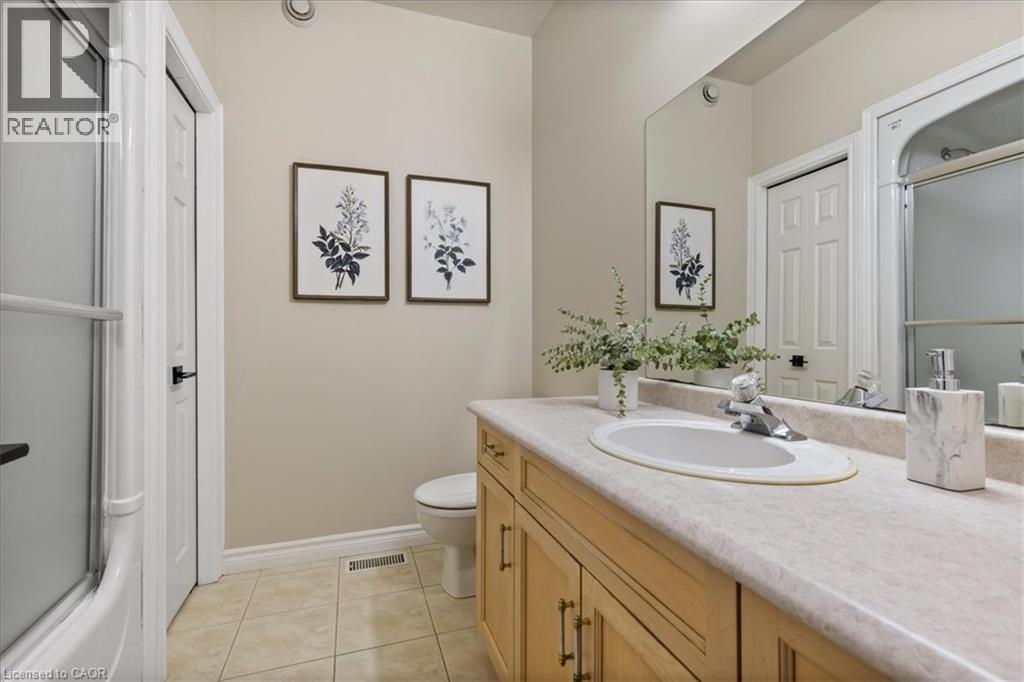 Photo 32 of 122 Briarmeadow Place, Kitchener ON