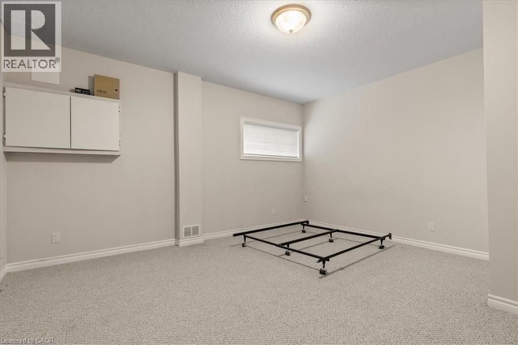 Photo 30 of 122 Briarmeadow Place, Kitchener ON