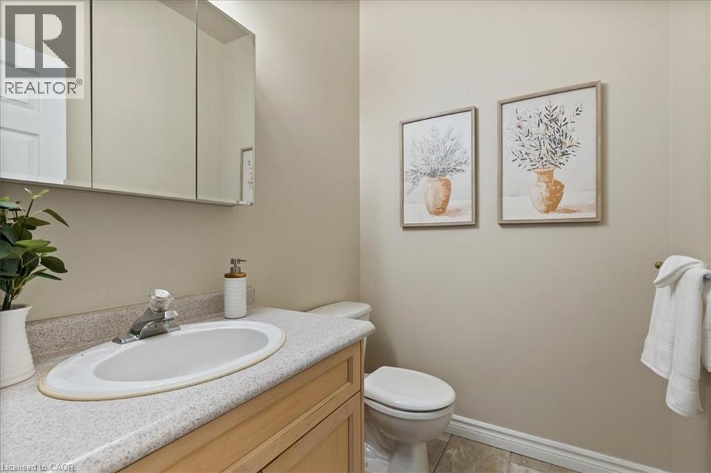 Photo 9 of 122 Briarmeadow Place, Kitchener ON