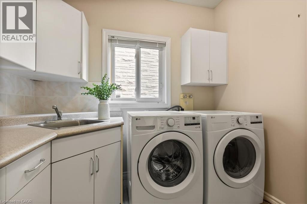 Photo 15 of 122 Briarmeadow Place, Kitchener ON
