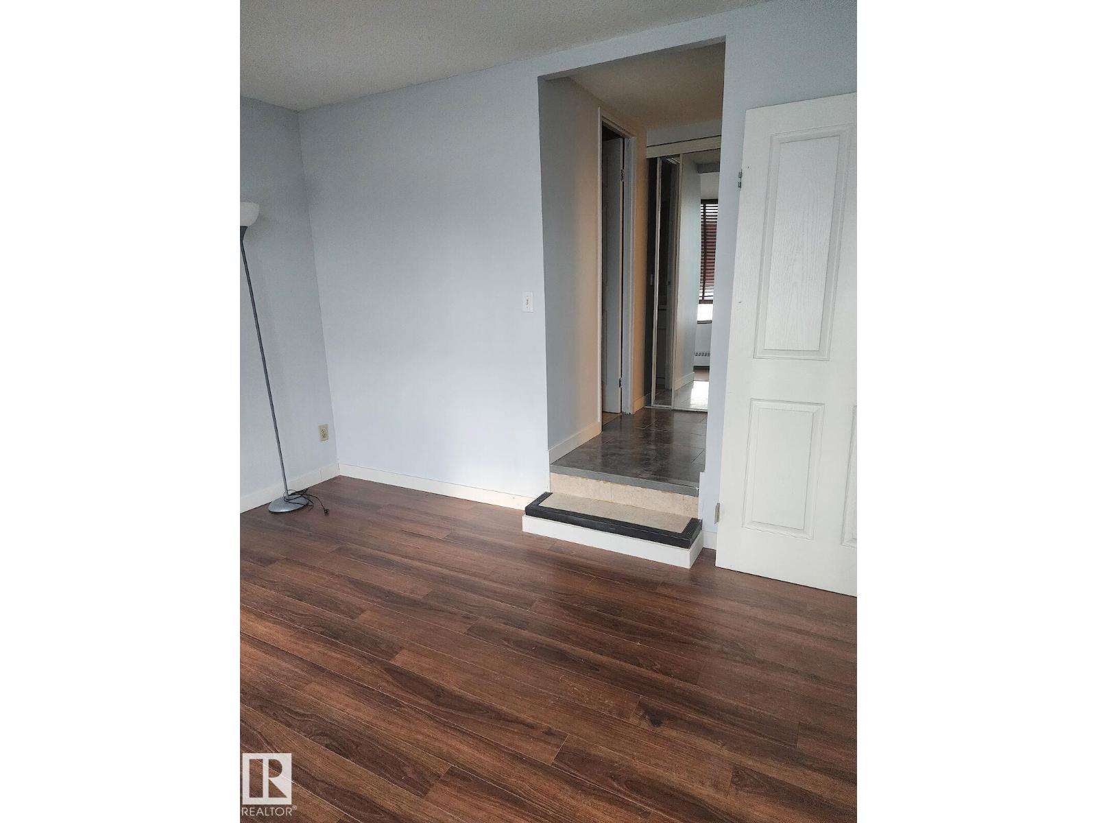 Photo 5 of 207 10160 114 St Nw, Edmonton AB