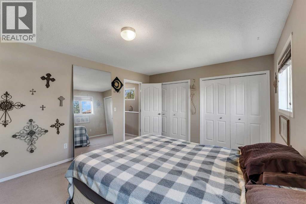 Photo 4 of 23 156 Canoe Drive Sw, Airdrie AB