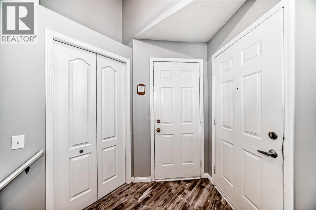 Photo 4 of 33 Thorndale Close Se, Airdrie AB